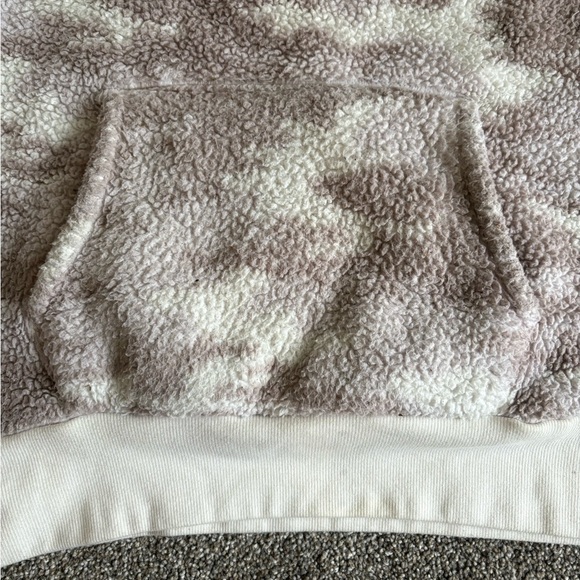 Calvin Klein Performance Long Sleeve Pink Camo Sweatshirt Women's - Picture 4 of 13